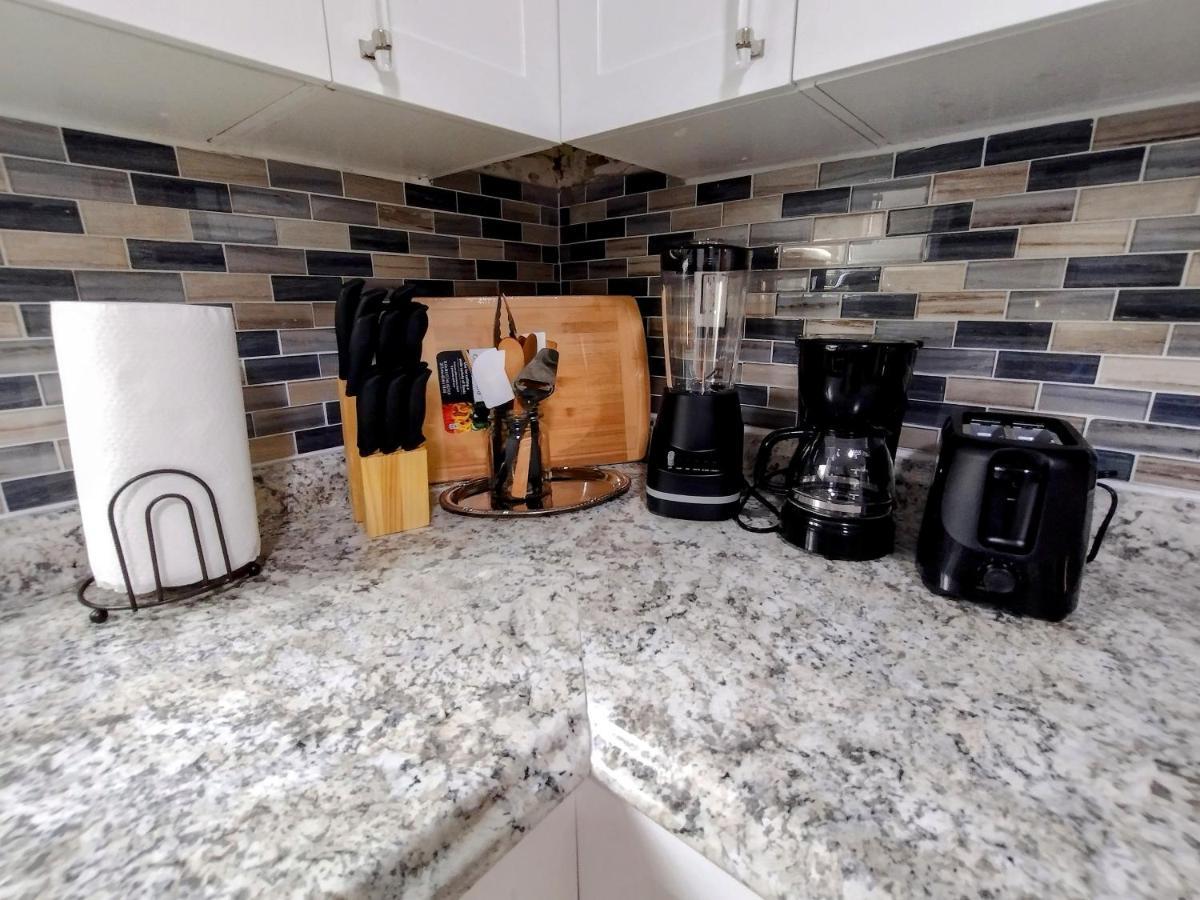 Cheerful 3-Bedroom Home /Ac+ Free Parking 노스마이애미비치 외부 사진