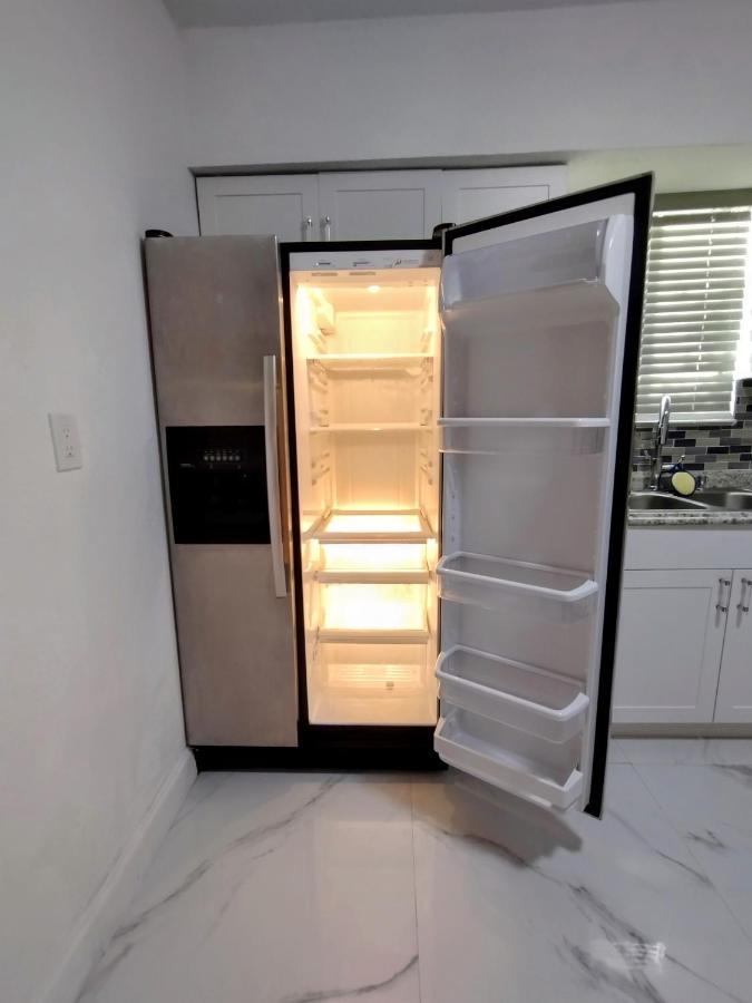 Cheerful 3-Bedroom Home /Ac+ Free Parking 노스마이애미비치 외부 사진