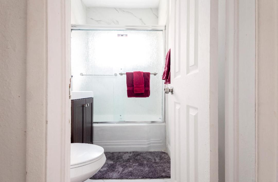 Cheerful 3-Bedroom Home /Ac+ Free Parking 노스마이애미비치 외부 사진