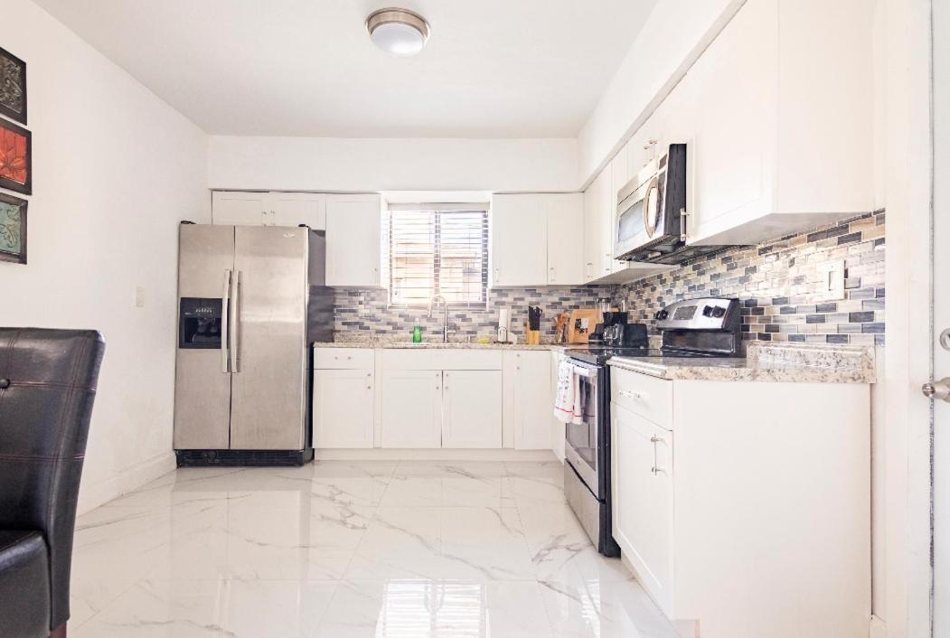 Cheerful 3-Bedroom Home /Ac+ Free Parking 노스마이애미비치 외부 사진