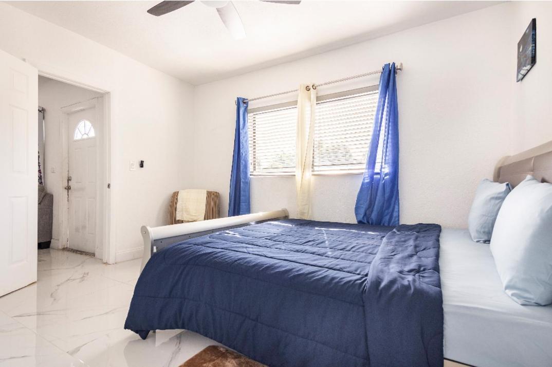 Cheerful 3-Bedroom Home /Ac+ Free Parking 노스마이애미비치 외부 사진